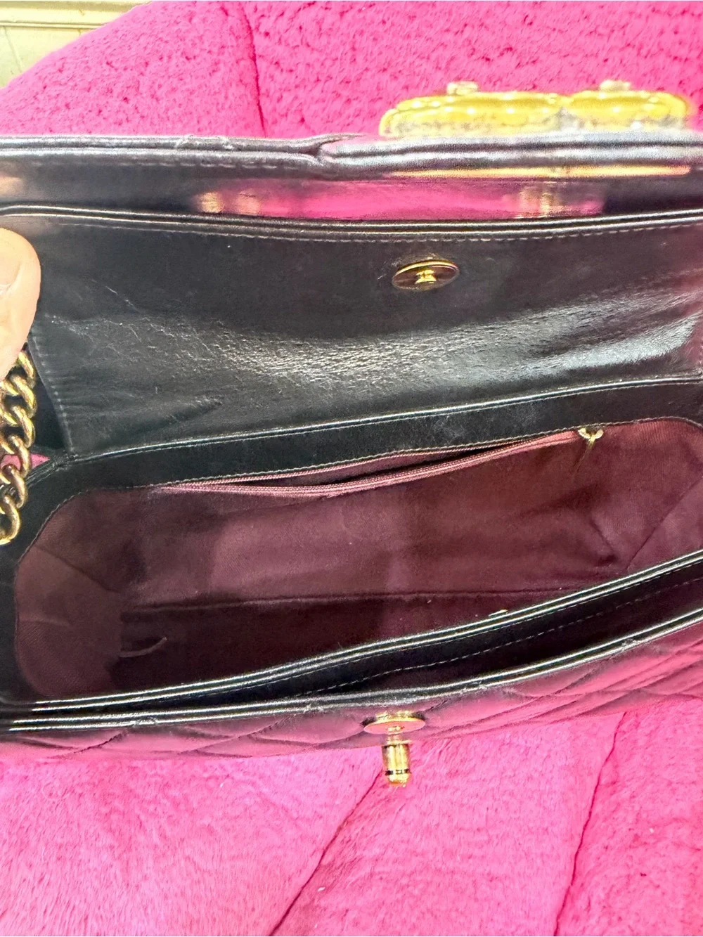 CHANEL shoulder bag
